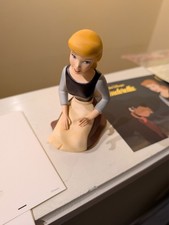 WDCC Walt Disney Wistful Dreamer Cinderella Box & COA -drawing picture