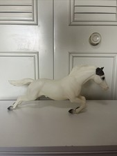 1997 Breyer Sacred Indian Jumper Traditional Model Horse No Stand picture