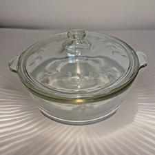 Vintage  1.5 Qt  Casserole Dish 023 Scallop Handles W/ Etched Floral Lid picture