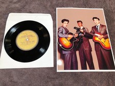 THE QUARRYMEN /  GLOSSY PHOTOGRAPH / FREE 45 RPM CUSTOM RECORD picture