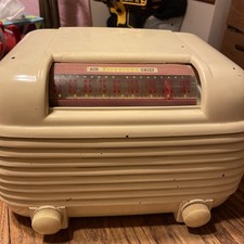 1947 Firestone Air Chief Tube Radio Model 4-A-10 For Parts / Repair Powers On picture