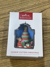 2022 Hallmark Cookie Cutter Christmas Mouse Ornament 11th in series NIB picture