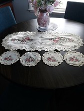 HOLIDAY LINEN TABLE SCARF WITH FOUR MATCHING COASTERS picture