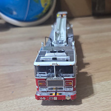 New London Fire Dept Aerial Ladder Truck Diecast Model #25 A25 w/ Box picture