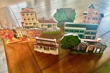 Sheila's Collectibles Houses Lot Of 9 Vintage 1990's picture