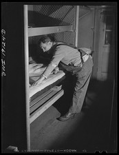 Photo:Fort Madison Iowa 1943 Santa Fe Conductor R Byers Caboose Bunk picture
