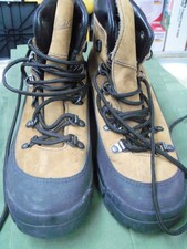 BOOTS, DANNER COMBAT HIKER, (SIZE: 8 R, USED) picture