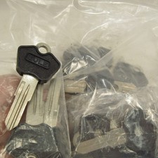 300+ Vintage COLE 38 VARIETIES Key Blanks - 3.5 lb Lot - Uncut Auto & Mixed picture
