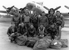 B&W WW2 Photo WWII  B-17G Crew Group Photo  World War Two USAAF US Army / 5005 picture
