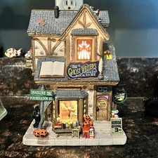 Lemax Spooky Town “The Ghost Writer’s Antique Bookstore” Illuminated picture