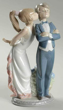 Lladro Porcelain Let's Make up 8