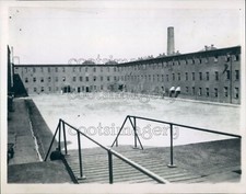1953 Press Photo Massachusetts State Prison Yard 1950s picture