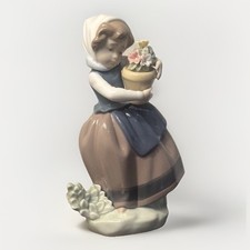 Lladro Retired ‘Spring is Here’ Porcelain Figurine 5223 Mint /Original Box 1983 picture