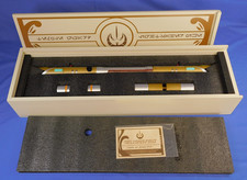 STAR WARS GALAXY'S EDGE JEDI TEMPLE GUARD LEGACY LIGHTSABER HILT SET LTD TO 3000 picture