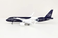 SQ Wings 1:200 Airbus A320neo Lufthansa D-AING with stand Ref: L2345 picture