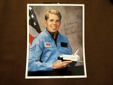 DAVID LEESTMA 2022 HOF NASA ASTRONAUT SIGNED AUTO VINTAGE 8X10 NASA LITHO PHOTO picture