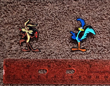 LOONEY TUNES PIN SET enamel pins lot wile e coyote e. the road runner roadrunner picture