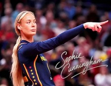 pt461 Sophie Cunningham Indiana Feaver Pointing Finger Signature 8x10 Photograph picture