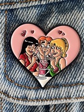 Archie Comics - Veronica, Archie And Betty Cute Retro Love Heart Enamel Pin picture