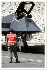 F-117A Stealth Fighter Prepares To Depart Operation Desert Storm 8 x 12 Photo picture