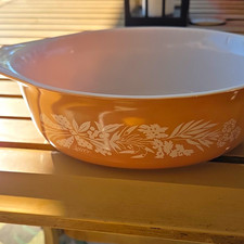 Pyrex Spices 043 Casserole Dish.  Fantastic Condition. picture