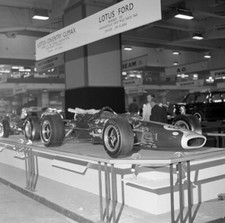 Lotus 38 1965 Indianapolis 500 winner, Jim Clark Motor Show 1965 Old Photo 2 picture