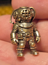 FASHION JEWELRY-CHARMS & BEADS-TEENIE TINY DEEP SEA DIVER BEAD 