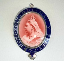 Official Queen Victoria 1887 Golden Jubilee Enamel Presentation Brooch Pendant picture