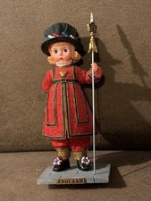 Madame Alexander #90785 Handpainted England Royal Guard Collectible Figurine picture