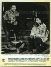 1991 Press Photo Spike Lee and Wesley Snipes star in Jungle Fever. - nop55931 picture