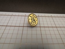 SMITH AND WESSON FIREARMS LOGO QUALITY MADE LAPEL HAT PIN ENAMEL BRAND NEW  picture
