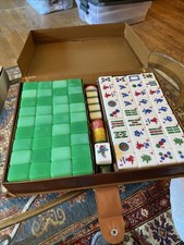 Mahjong Tile Set Unbranded Hard Case Dice Pre-Owned Japanese Game 144 Tiles picture