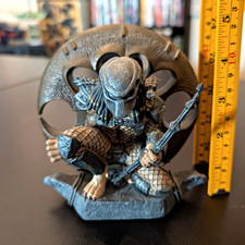Predator 2 Figure/bookend 2004 Science Fiction & Horror Collectible picture