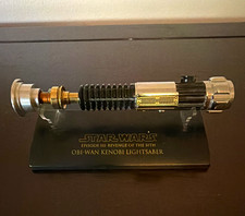 Master Replicas .45-scale / mini Obi-Wan Kenobi Episode III lightsaber picture