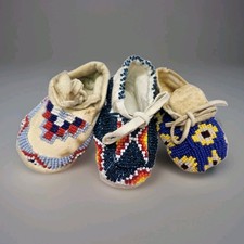 3 Vtg Plains Indian Beaded Baby Moccasins North Dakota Leather picture