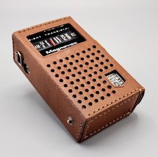 Magnavox Eight Transistor Radio model AM-81, Mid-Century 60s Design, Japan, MINT picture