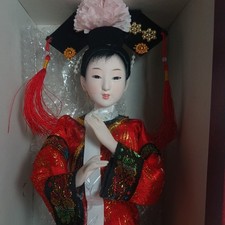  Chinese Doll An Elegant Lady 11½ Inches Tall with box . - BOX O - picture