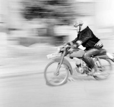 Beryl Swain motorcycle road racer from Walthamstow 1962 OLD PHOTO 5 picture