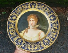 Vienna Art Portrait Plate QUEEN LOUISE 10