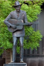 Montgomery Alabama Hank Williams statue 2010 Lister Hill Plaza country music picture