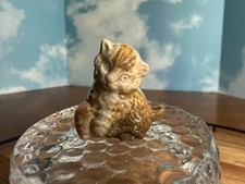 Wade Whimsies Red Rose Tea Kitty Cat with Ball of Yarn. NICE picture