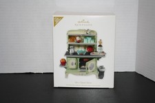 Hallmark 2012 Mrs. Claus' Stove and Kitchen Table - Signing Event Exclusive picture