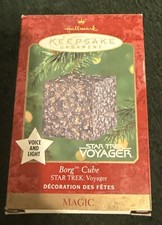 Hallmark QLX7354 2000 Star Trek Borg Ornament Cube-522-14 picture