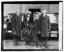 Photo:Harding, Mrs. H., Mrs. C. & Coolidge picture