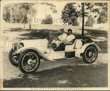 1964 Press Photo Mr. and Mrs. Frank Watts in their 1913 Cadillac - lrx69554 picture