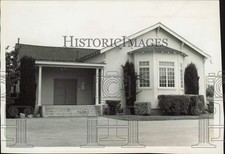 1956 Press Photo Exterior view of the Ivanhoe Auditorium - lra55121 picture