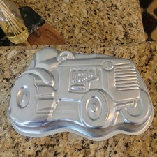 Wilton Farm Ranch Tractor Cake Pan Kitchen Bakeware New never used no box 2002 picture