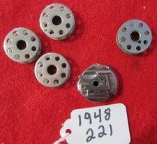 1948 VINTAGE SINGER SEWING MACHINE BOBBIN CASE   FITS 301 / 221 NO. 45750 picture