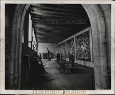 1947 Press Photo The Six Fifteenth Century Tapestries Displayed in the Hall picture