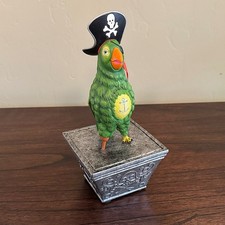 New Disney Pirates Of Caribbean Barker Parrot Figure: 2007 7 Seas Lagoon Event picture